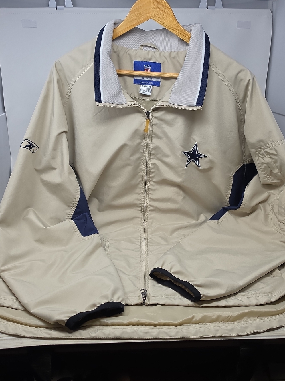 NFL Dallas Cowboys Beige Lightweight Jacket